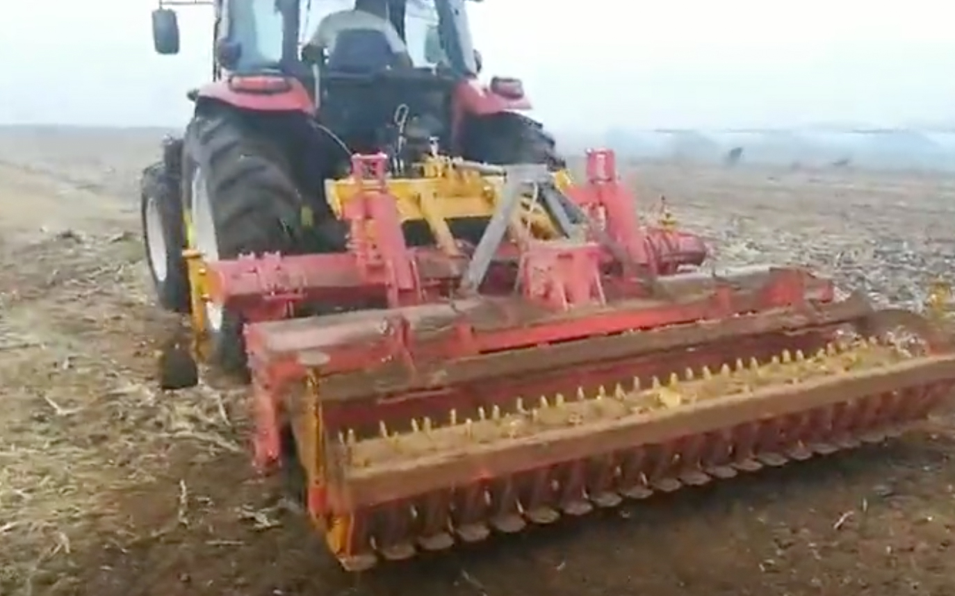 深松機，聯(lián)合耕整機作業(yè)視頻
